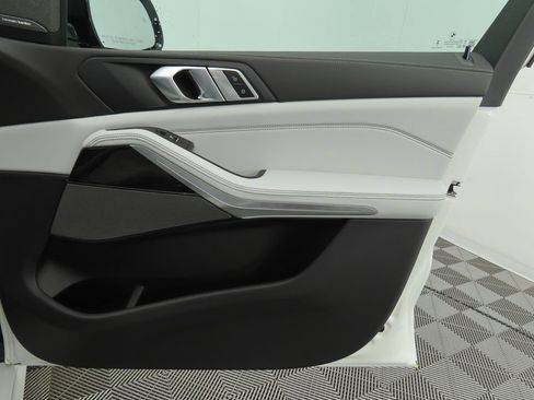 New 2026 BMW X5 sDrive40i w/ M Sport Package image 25