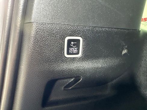 Used 2024 Jeep Wagoneer L Series II image 51