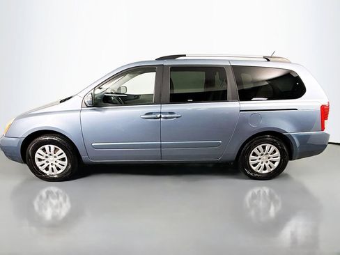 Used 2011 Kia Sedona LX image 3