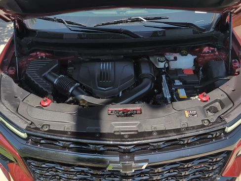 Used 2024 Chevrolet Traverse RS FWD image 34