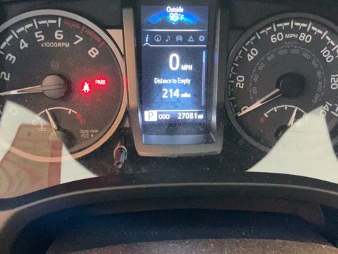 Certified 2023 Toyota Tacoma TRD Off-Road w/ Technology Package AWD/4WD image 10