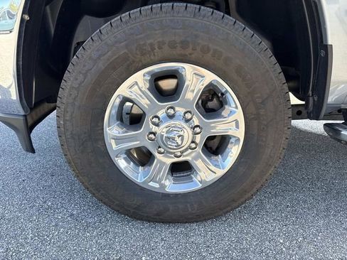 Used 2024 RAM 2500 Big Horn image 32