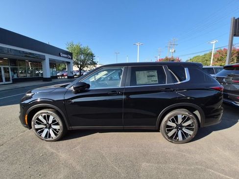 New 2026 Mitsubishi Outlander SE FWD image 6