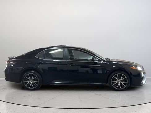 Used 2024 Toyota Camry SE FWD image 6