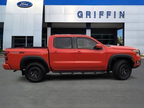Used 2025 Nissan Frontier PRO-4X AWD/4WD image 3
