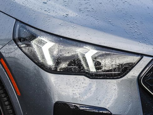 Certified 2025 BMW X2 xDrive28i w/ M Sport Package image 8