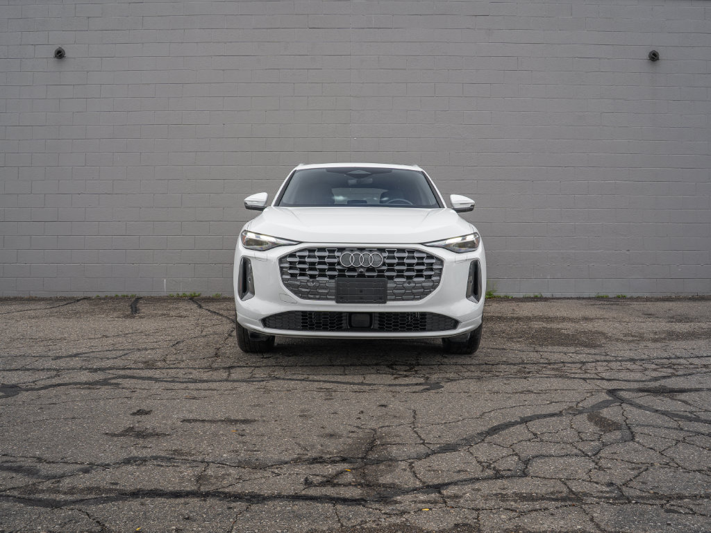 Certified 2025 Audi Q5 Premium w/ Convenience Package AWD/4WD image 10
