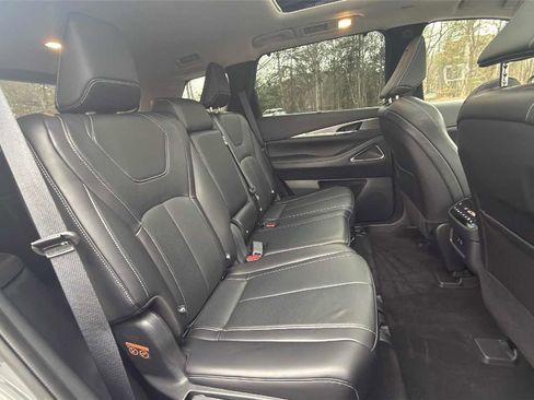 Certified 2025 INFINITI QX60 Luxe image 25