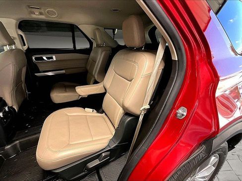 Used 2021 Ford Explorer XLT w/ Equipment Group 202A RWD image 23