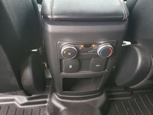 Used 2020 Ford Explorer XLT w/ Equipment Group 202A image 16