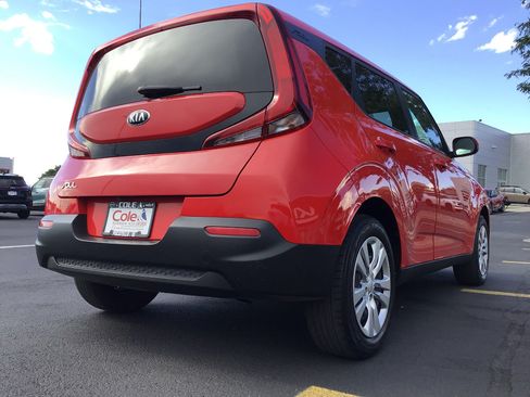 Used 2020 Kia Soul LX FWD image 4