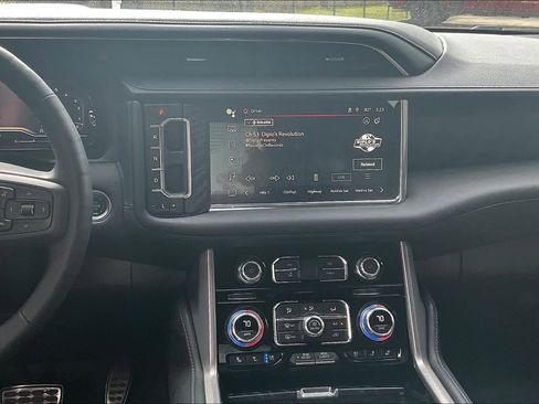 Certified 2024 GMC Yukon XL Denali image 6