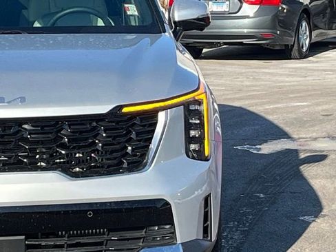 Certified 2025 Kia Sorento SX Prestige image 17