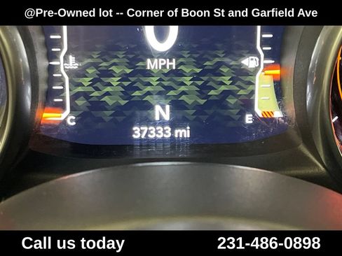 Used 2018 Jeep Wrangler Unlimited Sahara AWD/4WD image 23