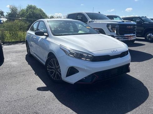 Used 2024 Kia Forte GT-Line w/ GT-Line Premium Package FWD image 3