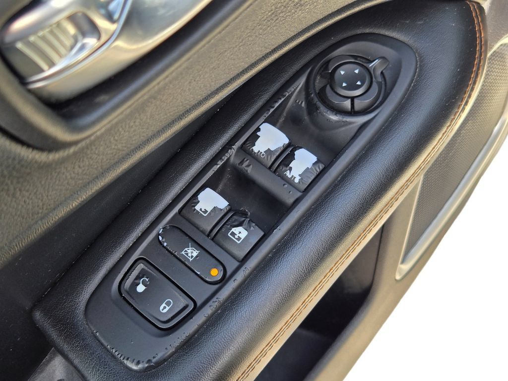 Used 2019 Jeep Compass Limited FWD image 15