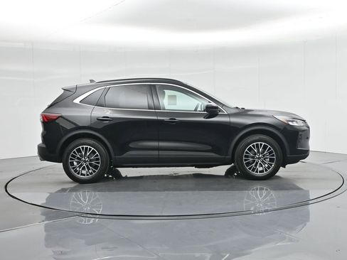 New 2025 Ford Escape SE image 25