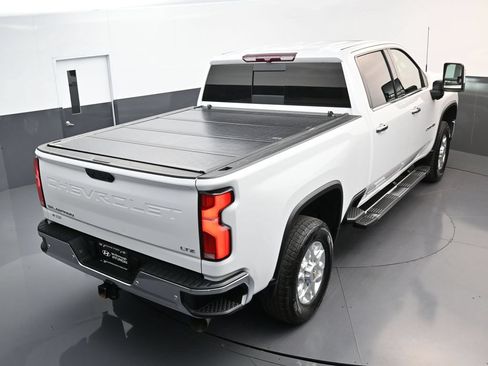 Used 2024 Chevrolet Silverado 2500 LTZ w/ LTZ Convenience Package AWD/4WD image 17