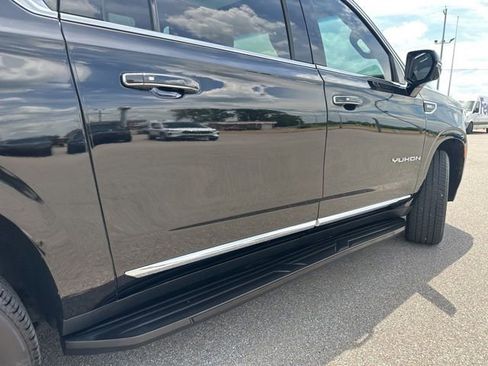 Used 2021 GMC Yukon XL SLT w/ SLT Premium Package AWD/4WD image 15