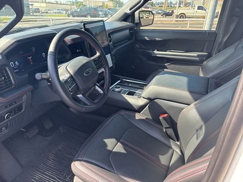 Used 2024 Ford Expedition Limited image 8