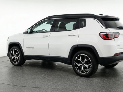 Used 2025 Jeep Compass Limited AWD/4WD image 6