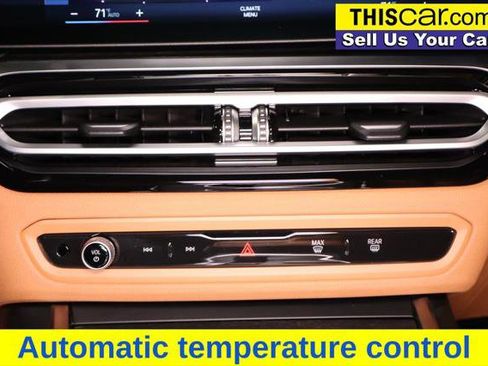 Used 2023 BMW 330i Sedan w/ M Sport Package image 18