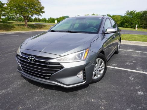 Used 2019 Hyundai Elantra SE FWD image 5