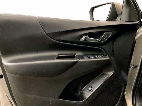 Used 2019 Chevrolet Equinox LT w/ Sun & Navigation Package image 22