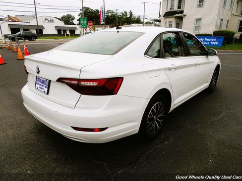 Used 2020 Volkswagen Jetta SE w/ SE Cold Weather Package FWD image 5