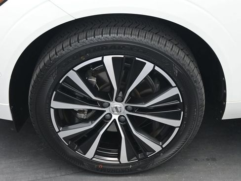 Certified 2023 Volvo XC60 B5 Plus w/ Climate Package AWD/4WD image 4