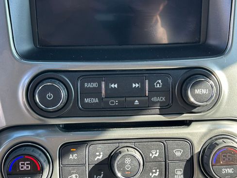 Used 2020 Chevrolet Suburban LT AWD/4WD image 19