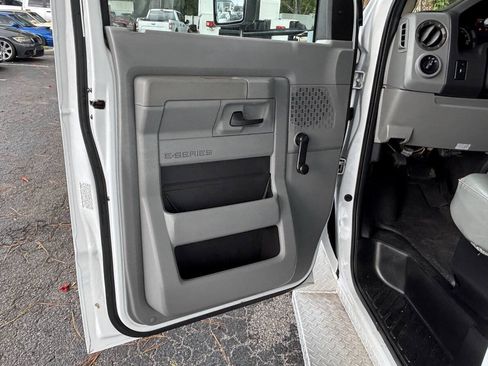 Used 2009 Ford E-450 and Econoline 450 RWD image 11