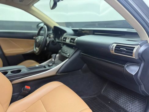 Used 2016 Lexus IS 200t RWD image 21