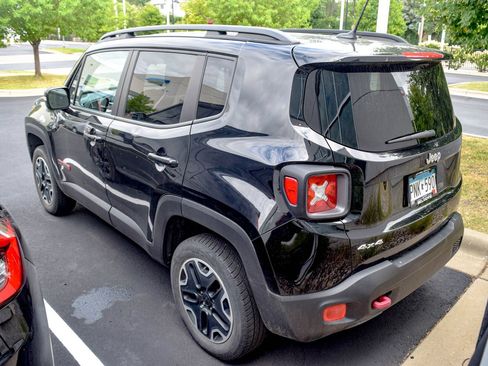 Used 2017 Jeep Renegade Trailhawk w/ Cold Weather Group II AWD/4WD image 17