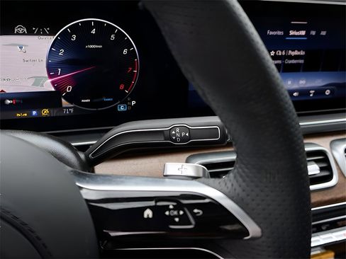 New 2025 Mercedes-Benz GLS 580 4MATIC image 76