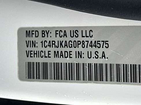 Used 2023 Jeep Grand Cherokee L Laredo AWD/4WD image 33