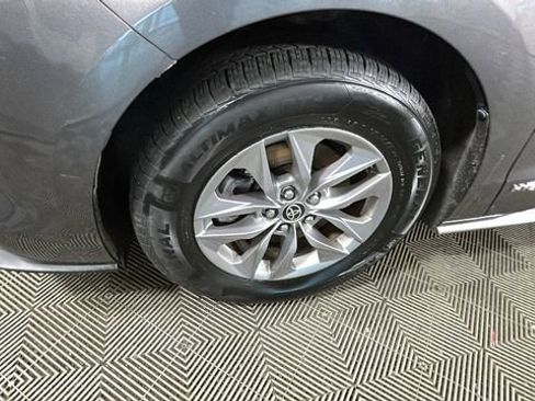 Used 2021 Toyota Sienna LE FWD image 10