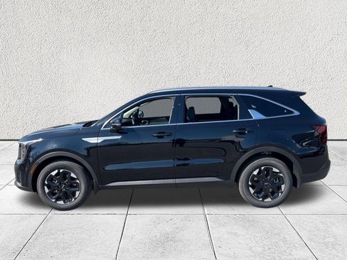 New 2026 Kia Sorento S image 4