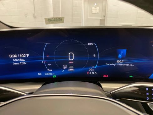 Used 2024 Cadillac Lyriq Luxury RWD image 11