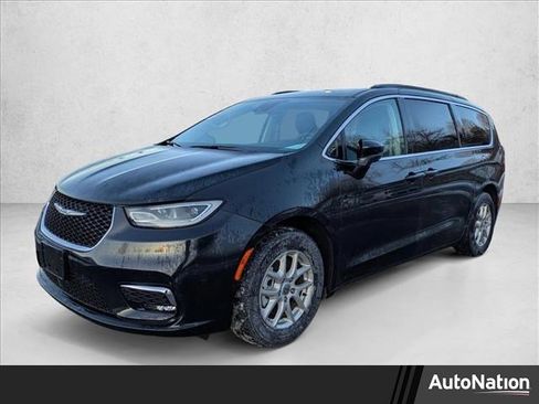 Used 2022 Chrysler Pacifica Touring-L image 1
