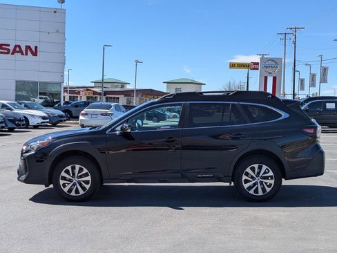 Used 2023 Subaru Outback Premium AWD/4WD image 7
