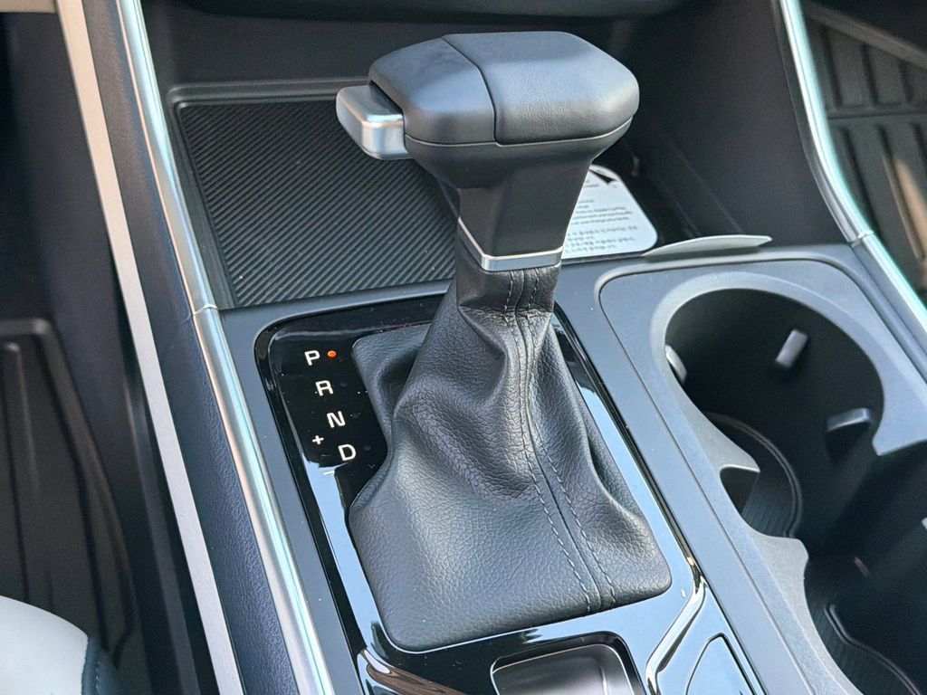 New 2027 Kia Carnival SX w/ Dark Edition Package FWD image 28