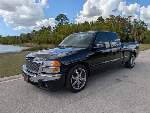 Used 2005 GMC Sierra 1500 2WD Extended Cab image 2