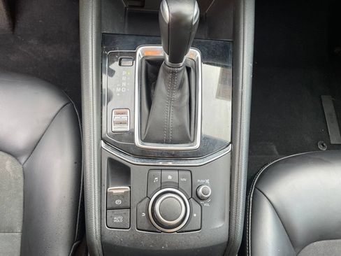 Used 2018 MAZDA CX-5 Touring w/ Preferred Equipment Package FWD image 13