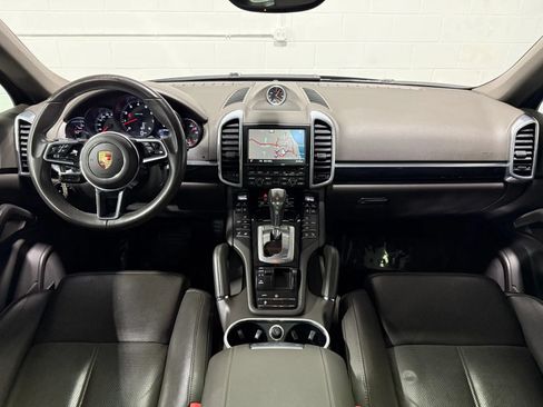 Used 2016 Porsche Cayenne AWD/4WD image 19