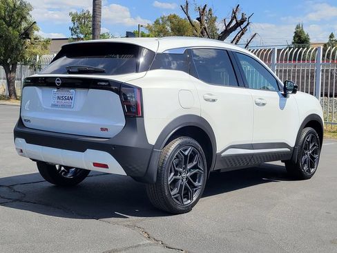 New 2026 Nissan Kicks SR FWD image 2
