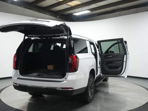 New 2026 GMC Yukon XL Elevation w/ Elevation Premium Package image 12