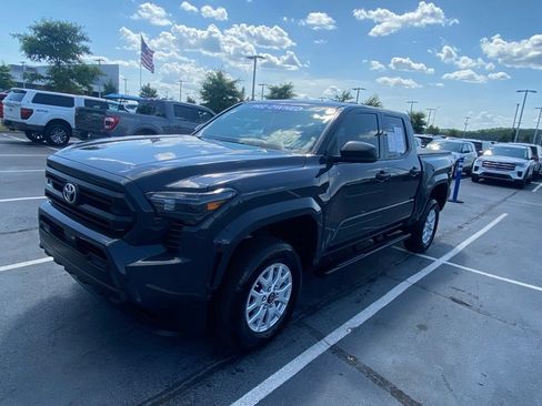 Used 2025 Toyota Tacoma SR RWD image 3