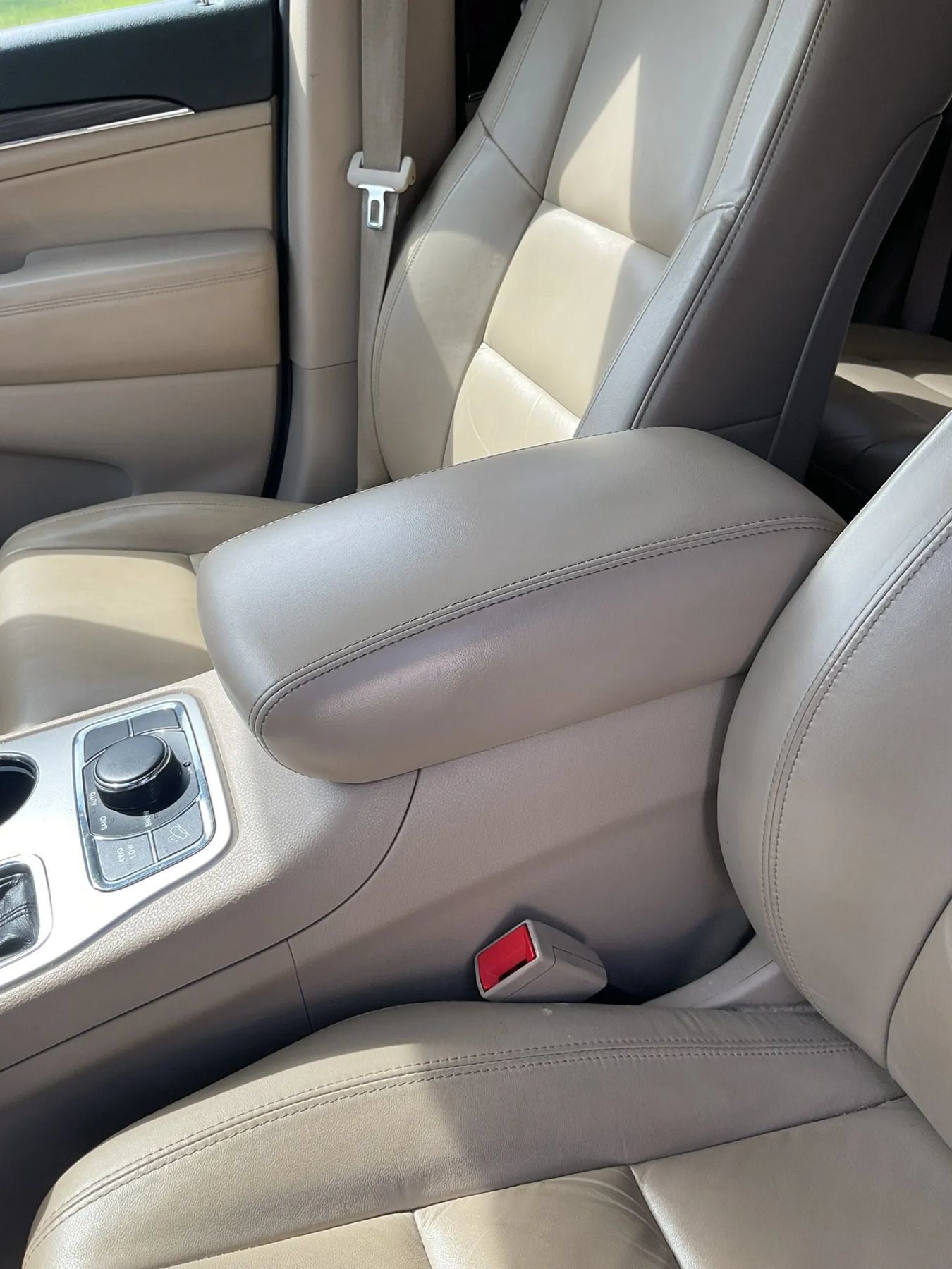 Used 2019 Jeep Grand Cherokee Limited AWD/4WD image 22