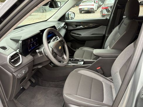 Used 2025 Chevrolet TrailBlazer LT image 24